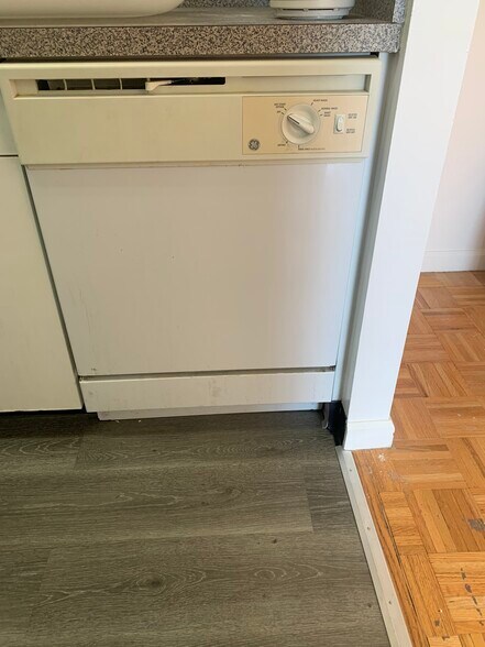 dishwasher - 14128 84th Dr
