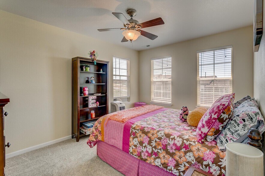 Building Photo - 1033 Burning Bush Pt