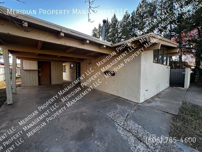 Building Photo - 2003 32nd-A