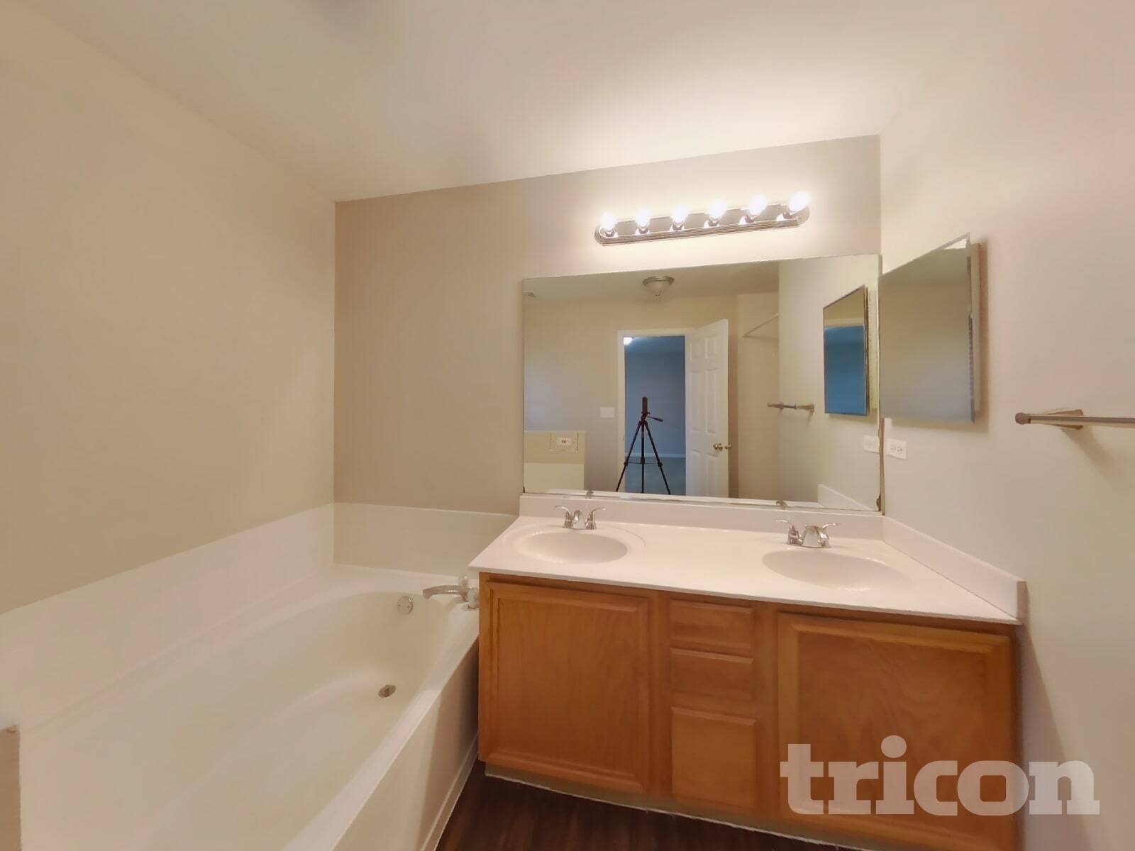 Building Photo - 16137 S Lexington Dr