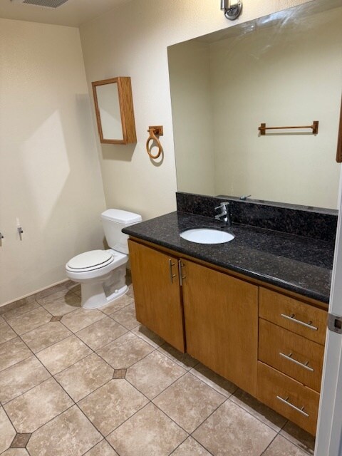 Building Photo - 6716 Vineland Ave