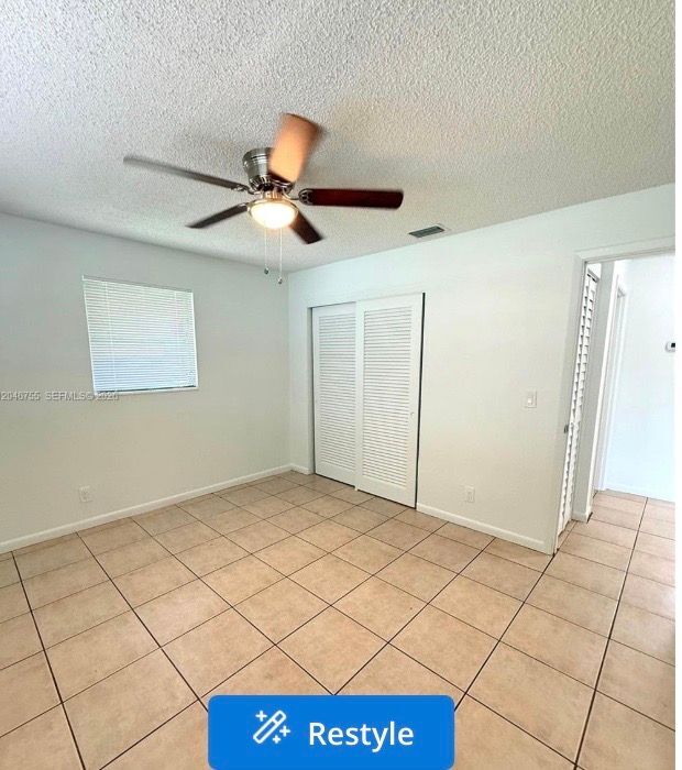 Building Photo - 12096 Dolphin Dr