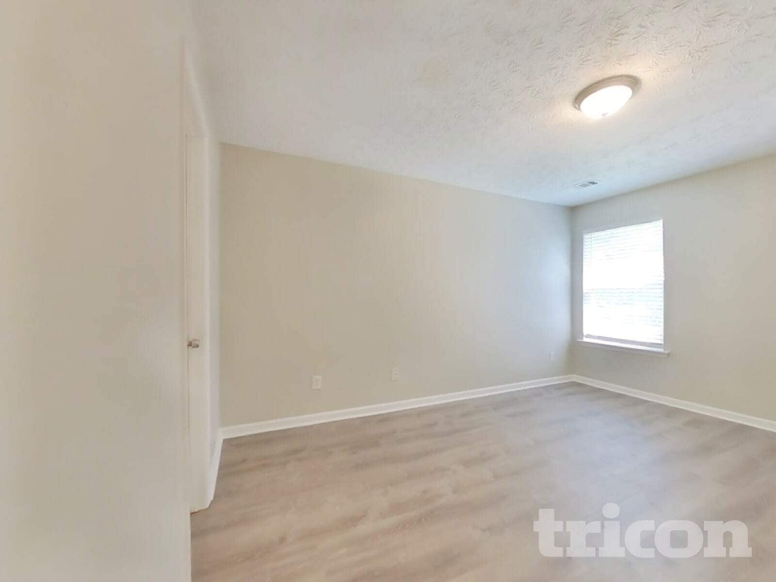Building Photo - 261 Silver Ridge Dr