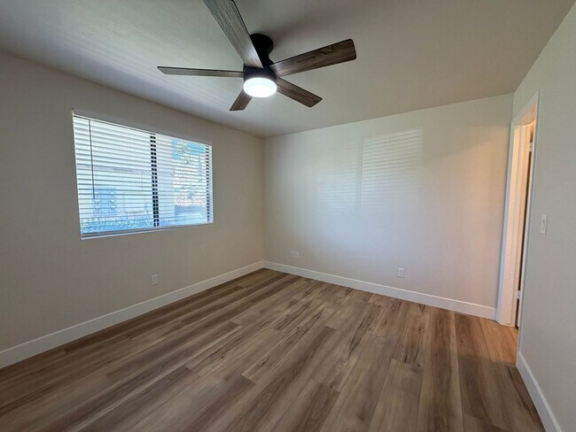 Building Photo - REMODELED TWO BEDROOM IN DOWTOWN!