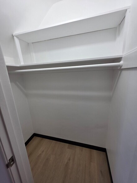 Building Photo - 500 Merritt Ave