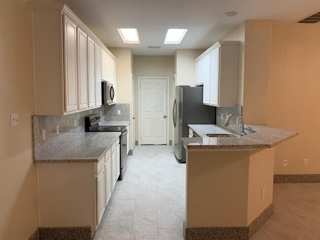 Building Photo - 42 Blue Creek Pl
