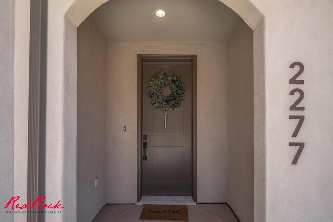Building Photo - 2277 Mirador Aly