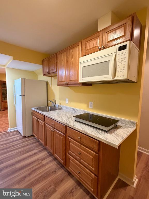 Building Photo - 8650 Trenton Chapel Way