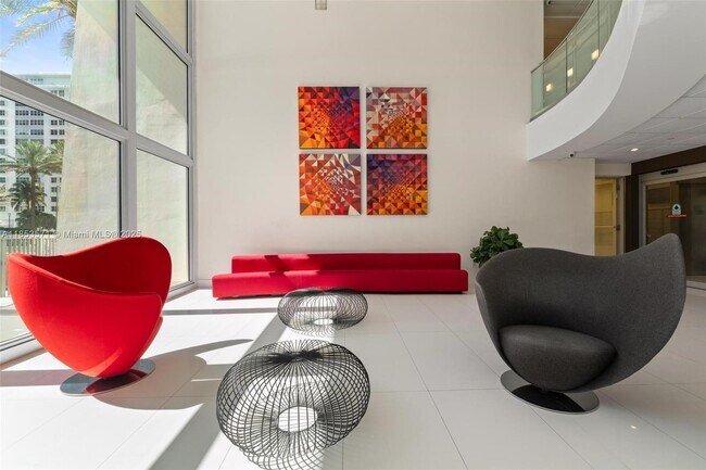 Building Photo - 5701 Collins Ave