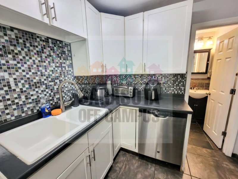 Building Photo - 1268 21st St