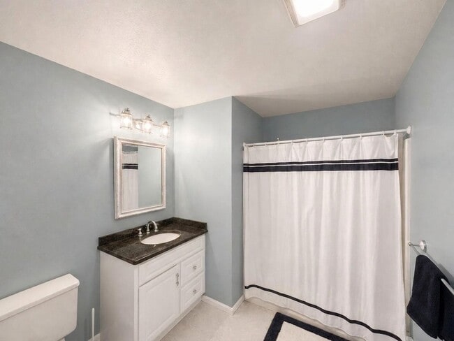 Building Photo - 9 Riverview Dr
