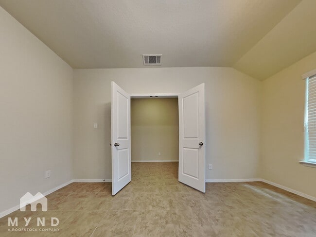 Building Photo - 20216 Boggy Ford Rd