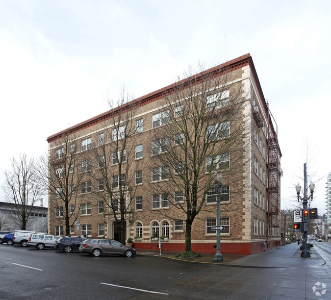 Primary Photo - Hamilton Arms Condominium