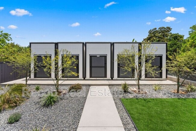 Building Photo - 5252 Adams Ave