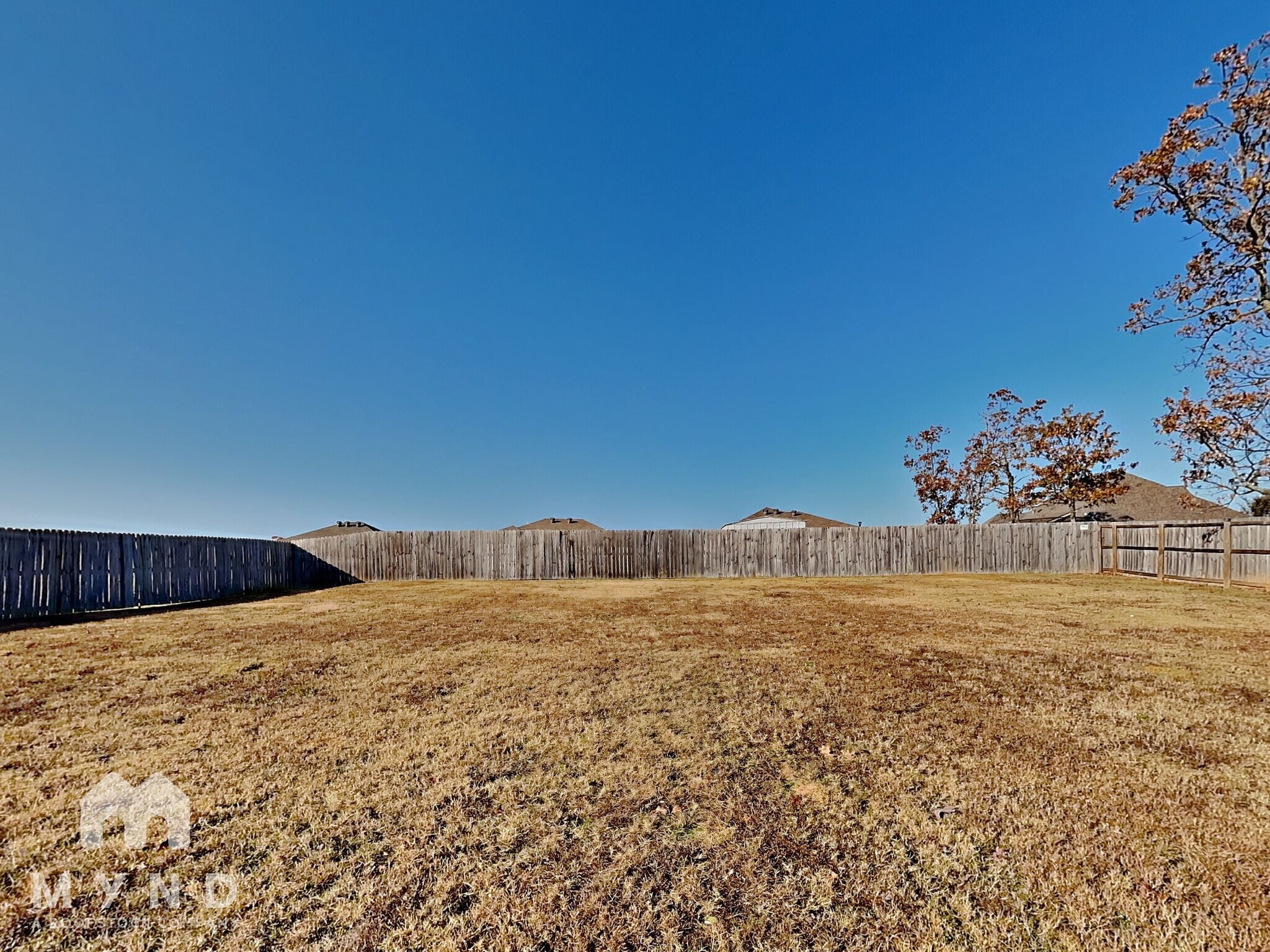 Building Photo - 949 Pinehurst Loop