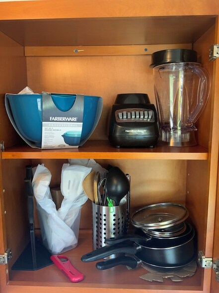 2x1 fully loaded kitchen - 2440 Manasota Beach Rd