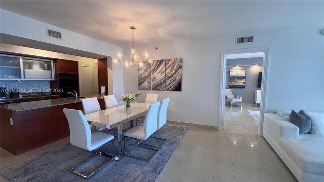 Building Photo - 1830 S Ocean Dr