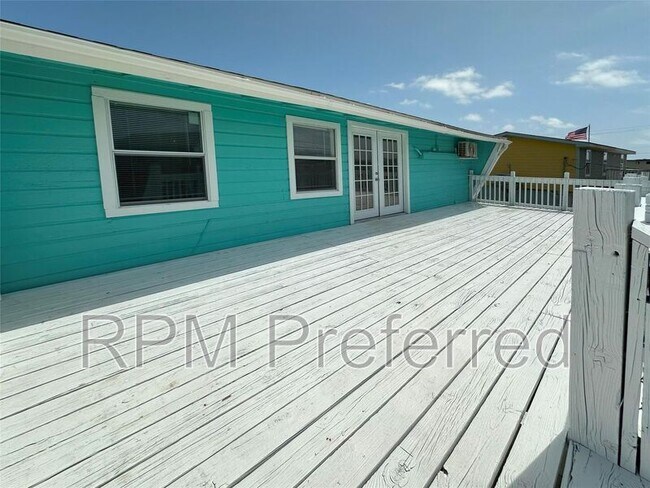 Building Photo - 323 Texas St