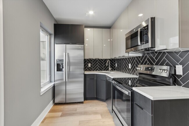 Building Photo - 1615 Poplar St