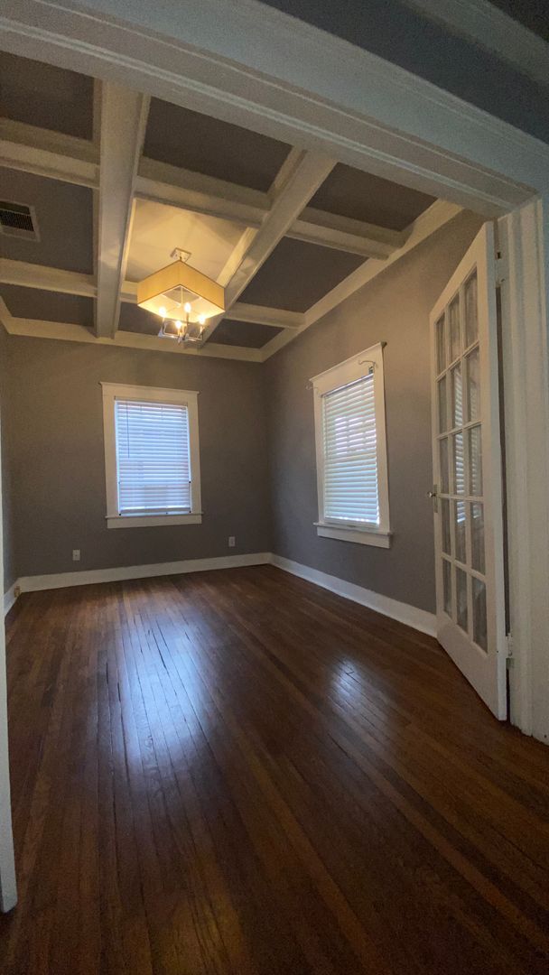 Building Photo - Charming Fairmount Bungalow