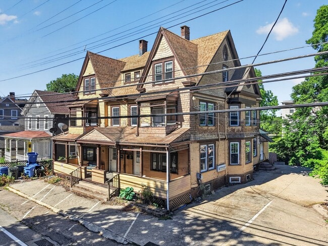 Building Photo - 195-197 Laurel Hill Ave