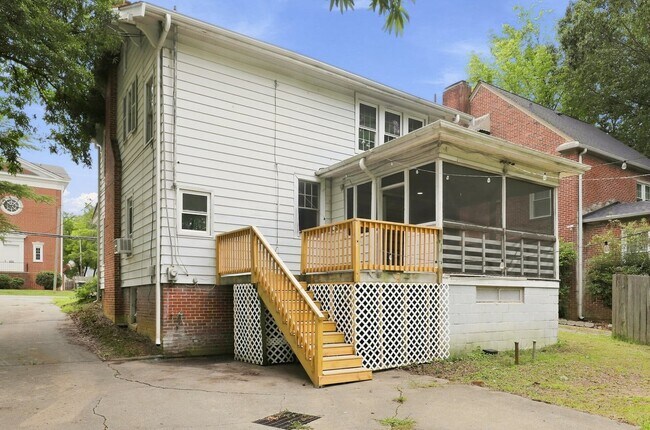 Building Photo - 1602 Walker Ave