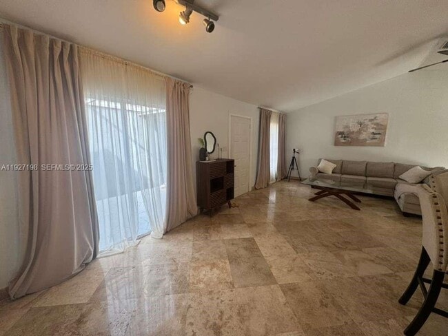 Building Photo - 332 NW 47th Ave