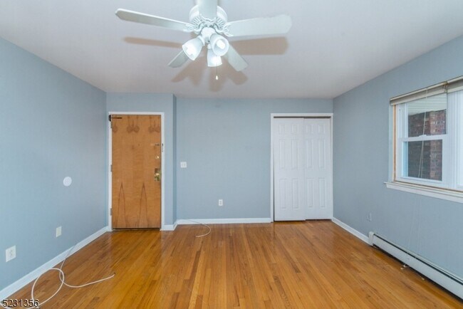 Building Photo - 101 N Beverwyck Rd