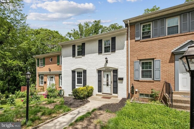 Building Photo - 1204 Fox Run Pl