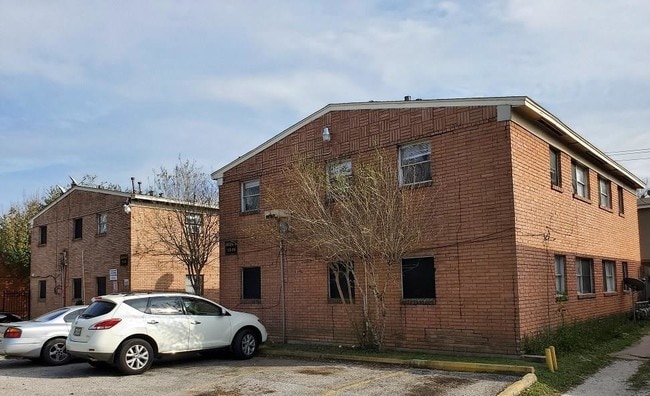 Building Photo - 7410 Lindencrest St