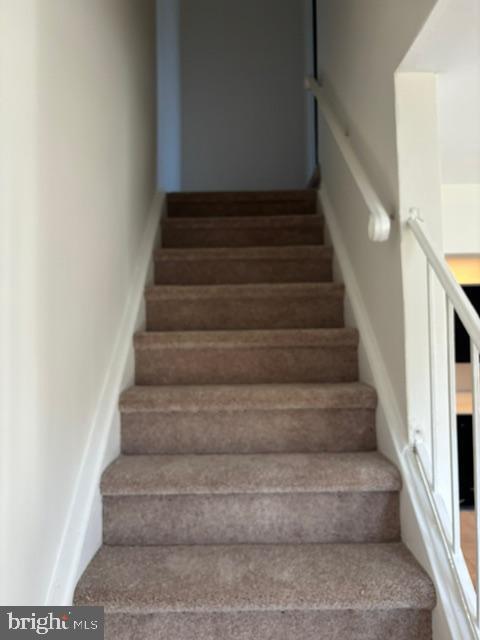 Building Photo - 21 Locust Ct