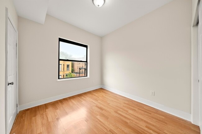 Building Photo - 704 Bergen Ave