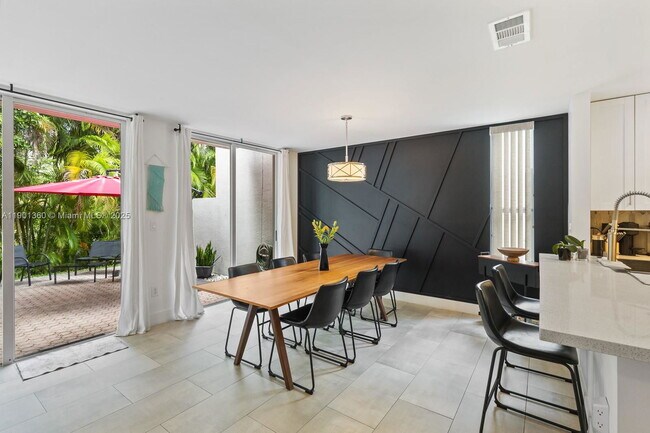 Building Photo - 4448 NW 98th Ave