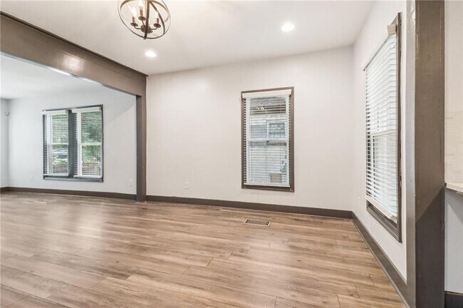 Building Photo - 1393 Westview Dr SW