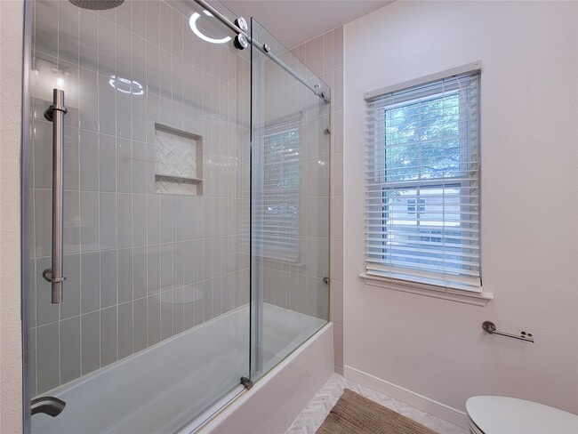 Building Photo - 8123 Sunny Ridge Dr