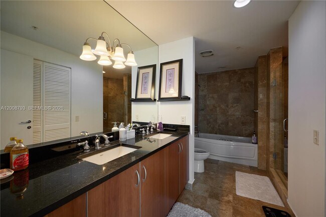 Building Photo - 300 S Biscayne Blvd