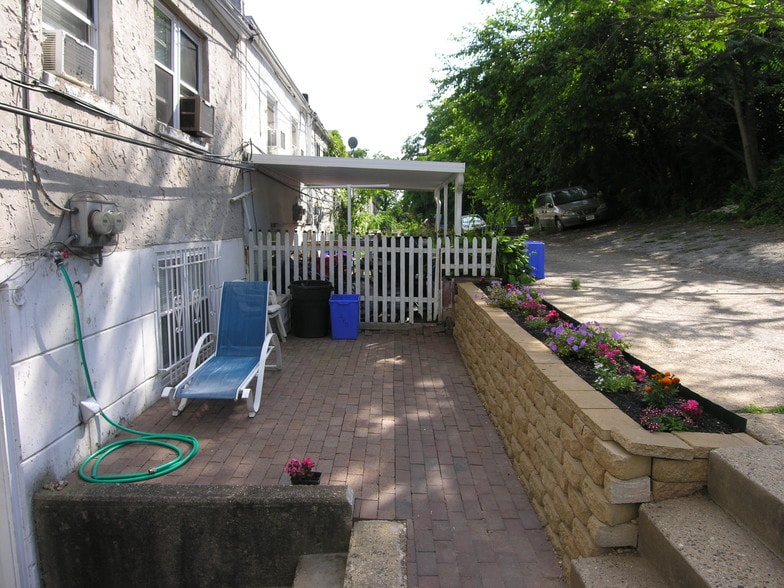 rear - patio - 280 Greenough St