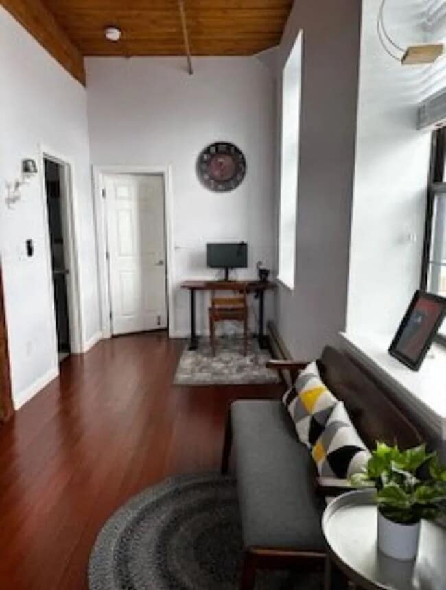 Primary Photo - 1 bed 1 bath unit in a historic mill build...