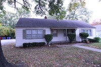 Building Photo - November FREE On This Updated 1 Bedroom 1 ...