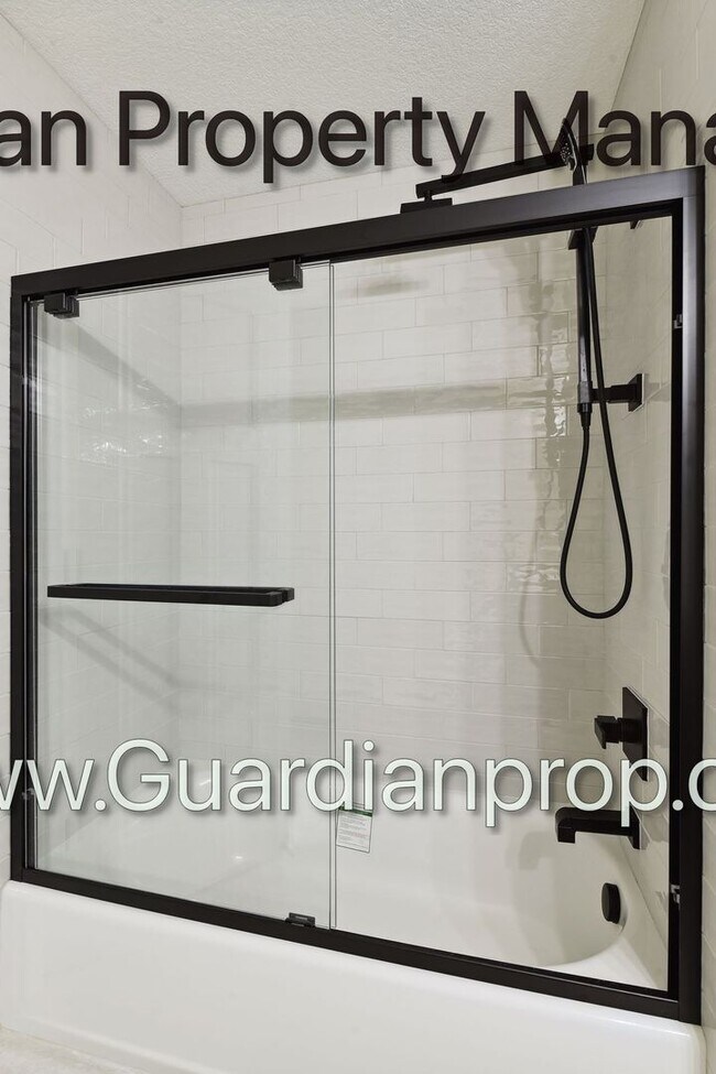 Building Photo - 3916-3918 Sheridan Ave S