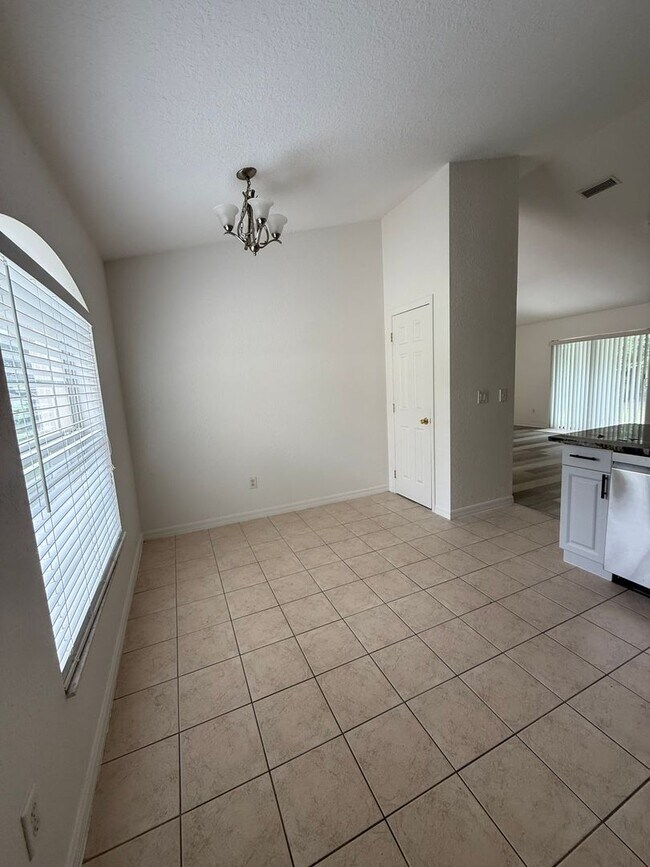 Building Photo - 8161 SW 128 Loop