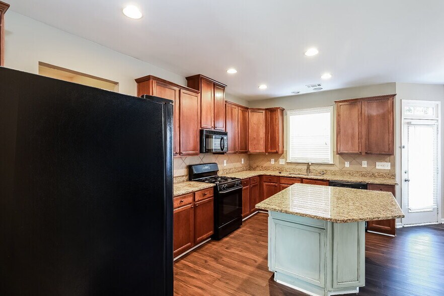 Building Photo - 1201 Loowit Falls Ct