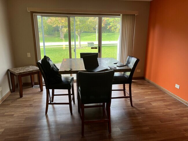Building Photo - 180 Port Royal Cir