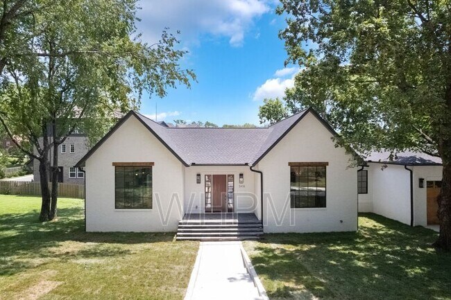 Building Photo - 541 Skyview Dr