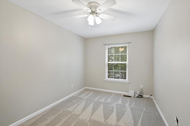 Building Photo - 3011 Barrymore St