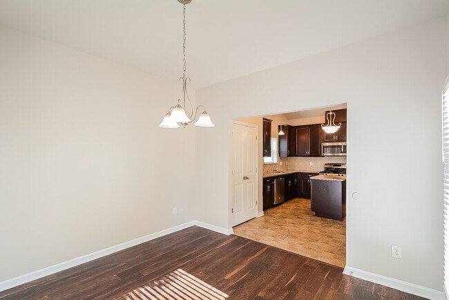 Building Photo - 288 Lakemont Dr