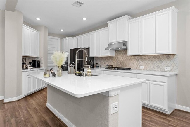 Building Photo - 2058 Woodland Pine Ct