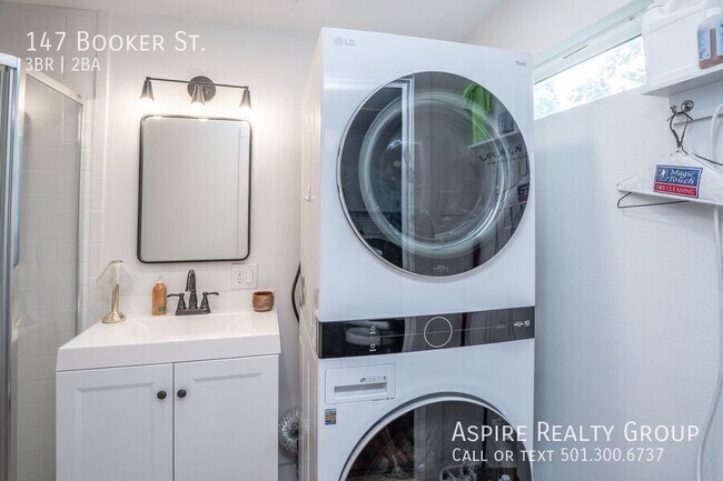 Building Photo - 147 S Booker St