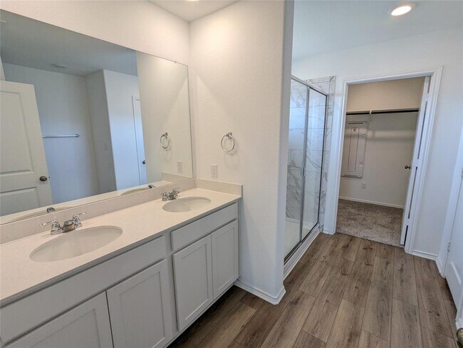 Building Photo - 400 Sebring Cir