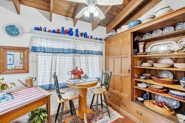 Building Photo - 4905 SW 71st Pl